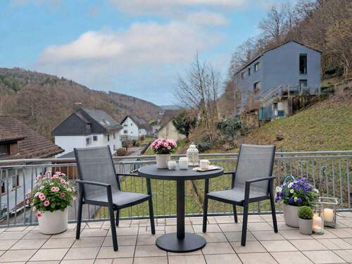 Terrasse, Einrichtungsbeispiel (KI-generiert) - 