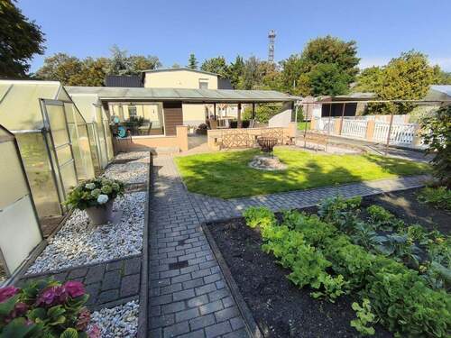 Garten und Gewächshäuser - 