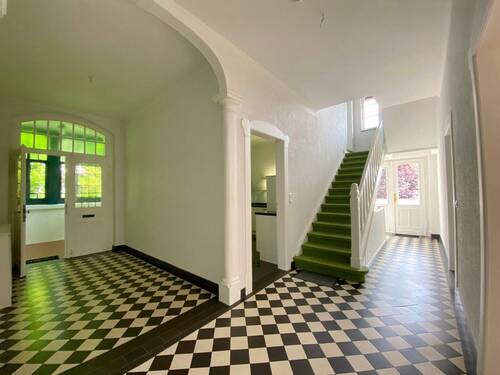 Eingangsbereich/ Flur - 8 Zimmer Einfamilienhaus in Bramsche