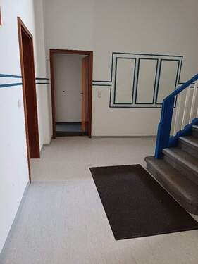 EG: Treppenhaus - 1 Zimmer Hotel, Pension, Gasthof zur Miete in Saarbrücken
