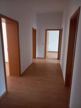 Flur - 3 Zimmer Etagenwohnung zur Miete in Chemnitz