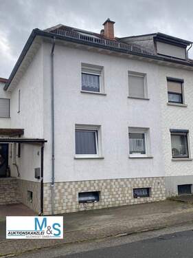Außenansicht - Schöne Doppelhaushälfte in Blieskastel zu verkaufen!