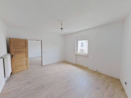 Ansicht I: Wohn- und Esszimmer - Großzügig geschnittene 3-Zimmer-Wohnung mit Wohnküche im idyllischen Kirn