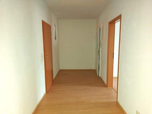 Flur - Etagenwohnung mit 72,00 m&sup2; in Gera zur Miete