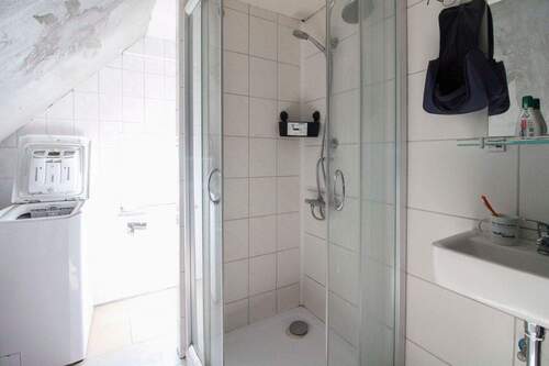 Badezimmer mit Dusche - 