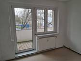 Wohnzimmer I - Etagenwohnung mit 75,90 m² in Burg zur Miete
