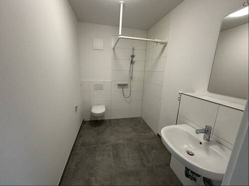 Duschbad (Weitwinkelaufnahme) - 