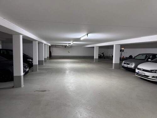 Tiefgaragen Stellplatz - 