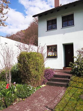 Bild 1 - Großzügiges, Familienfreundliches Reiheneckhaus in ruhiger Lage und Nähe Klinikum Kulmbach