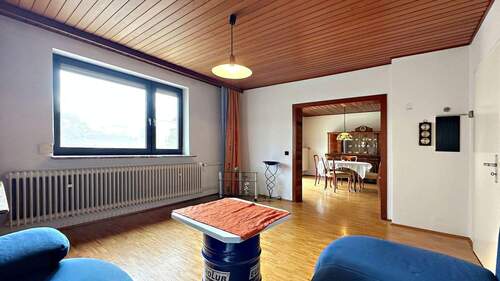 Wohnzimmer - 5 Zimmer Einfamilienhaus in Beilngries / Wolfsbuch