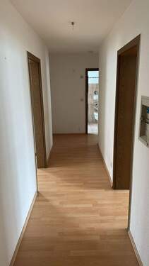 Eingangsbereich - Waldsassen! 4-Zimmer-Wohnung - sofort frei