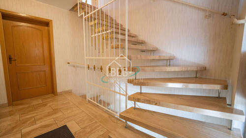 Treppenhaus/Windfang EG - 