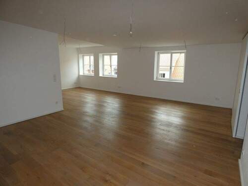 Wohnküche Ansicht 2 - **Gemütliche 2,5-Zimmer-Wohnung mit EBK in kernsaniertem Altbau Whg12 - ab sofort**