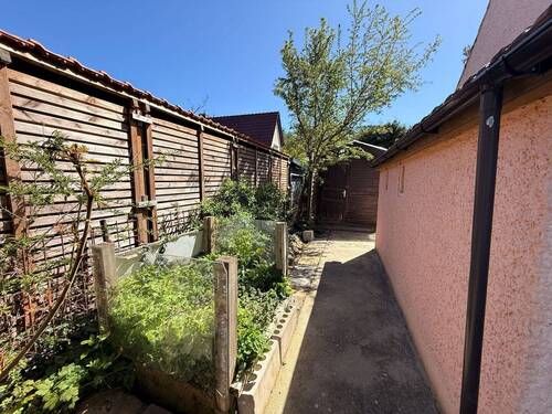 Garten hinten - 4 Zimmer Einfamilienhaus zum Kaufen in Berlin