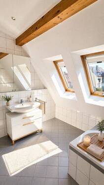 Badezimmer mit Tageslicht - 