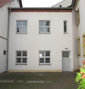 Eingang zur 2-Raum Massionettwohnung im Hof - 1 Zimmer Mehrfamilienhaus, Wohnhaus in Torgau