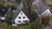 Drohnenaufnahme Vorderansicht - 8 Zimmer Einfamilienhaus zum Kaufen in Hamburg