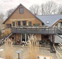 Einzigartiges Anwesen mit Wohnhaus, Gewerbeflächen, Ferienwohnungen und großem Naturareal! - Langenbernsdorf