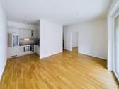 Wohnzimmer - 2 Zimmer Etagenwohnung zur Miete in Dresden