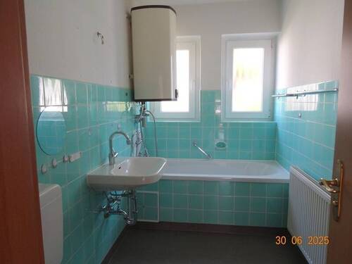 Bad Ansicht 1 - Etagenwohnung mit 63,00 m² in Aalen zur Miete