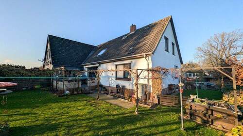 Seitliche Ansicht - 6 Zimmer Einfamilienhaus zum Kaufen in Fahrdorf