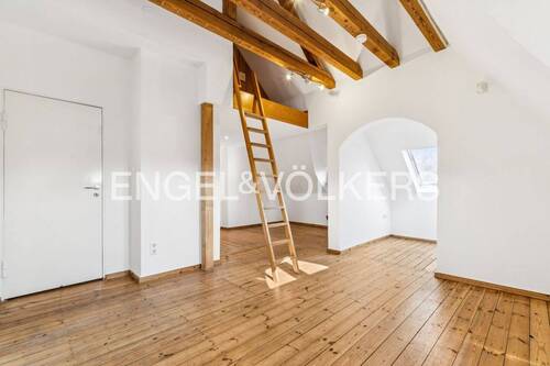 Dachgeschoss - 7 Zimmer Doppelhaushälfte zum Kaufen in Berlin