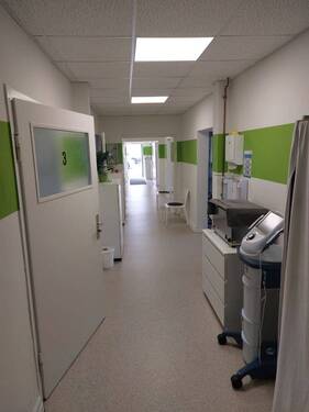03_Zugang Behandlungsräume - Büro in Borna zur Miete