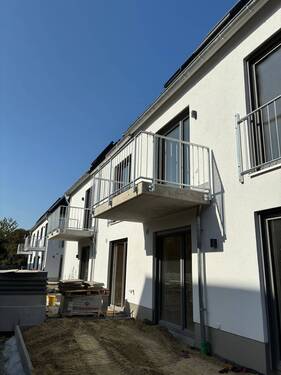 Hausansicht - 3 Zimmer Etagenwohnung zur Miete in Landshut