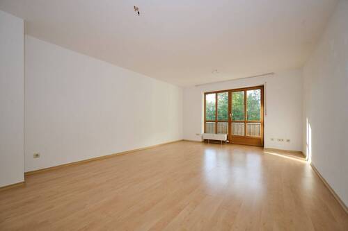 ETW Straubing Wohnen - 2-Zimmer-Wohnung in ruhiger Lage von Straubing - mit Balkon, Loggia und Tiefgaragenstellplatz