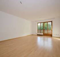 2-Zimmer-Wohnung in ruhiger Lage von Straubing - mit Balkon, Loggia und Tiefgaragenstellplatz