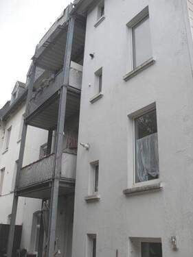 Hausansicht Gartenseite - 4 Zimmer Etagenwohnung zur Miete in Lüdenscheid