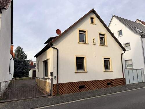 Straßenansicht - Charmantes Einfamilienhaus in Kleinostheim