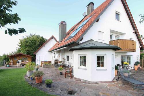 Titebild - Nonplusultra: Großzügig, modern, privat - ein Haus, das Herzen höherschlagen lässt !