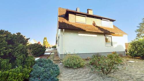 Vorgarten - 7 Zimmer Einfamilienhaus zum Kaufen in Eschede