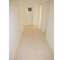 2,5-Zi.-Whg. in HH-Wandsbek mit kl. Balkon und PKW-Stellplatz - Hamburg