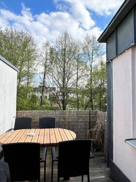 Südbalkon mit Blick ins Grüne - 
