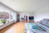 Wohnzimmer - Einfamilienhaus mit 260,20 m&sup2; in Remscheid zum Kaufen