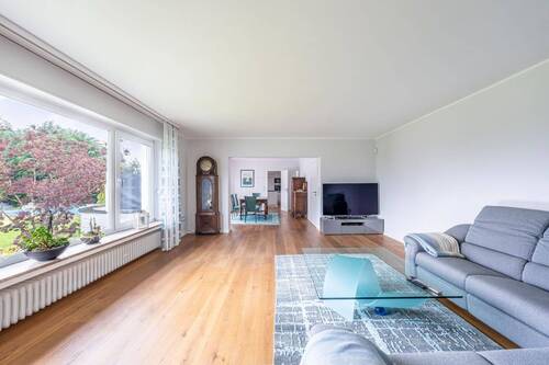 Wohnzimmer - Einfamilienhaus mit 260,20 m&sup2; in Remscheid zum Kaufen