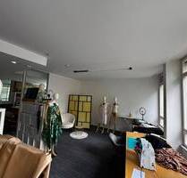 Zentrales BüroAtelier in Stuttgart: 25 m2, hell, flexibel & möbliert
