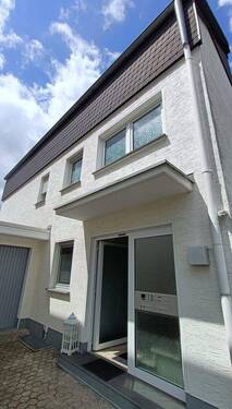 Bild 2 - 2 Zimmer Etagenwohnung zur Miete in Niederkassel