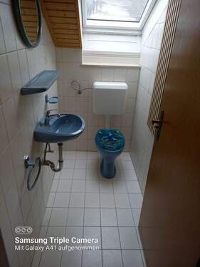 Gäste-WC mit Fenster - 