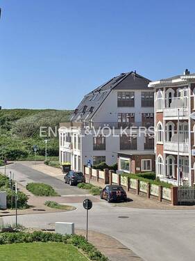 Blick vom Eingang Richtung Strand - 3 Zimmer Etagenwohnung zum Kaufen in Westerland