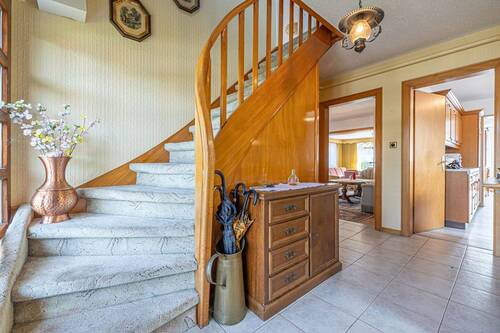 Flur EG - 7 Zimmer Einfamilienhaus zum Kaufen in Schenefeld