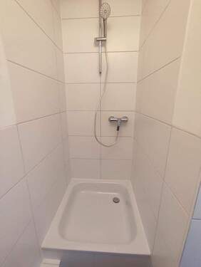 Badezimmer mit Dusche - 