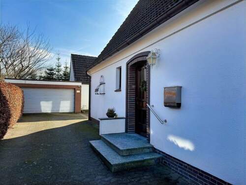 Ansicht Hauseingang - 4 Zimmer Einfamilienhaus zum Kaufen in Scheeßel