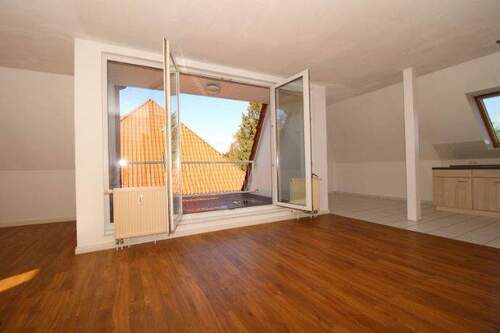 ... Zugang zum Balkon - 3 Zimmer Etagenwohnung in Lüneburg