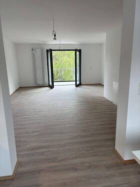 Wohnzimmer - 2 Zimmer Etagenwohnung zur Miete in Kaiserslautern
