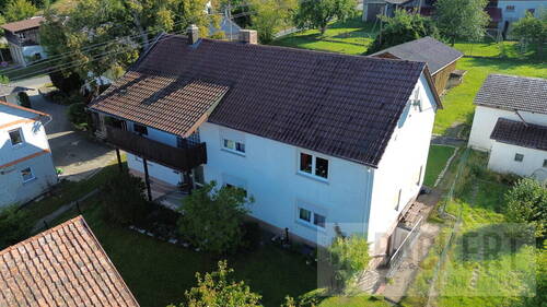 Ansicht Luftaufnahme - Mehrfamilienhaus, Wohnhaus mit 204,70 m² in Mainleus zum Kaufen