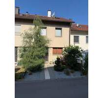 Gepflegtes Reihenhaus mit Garten! Ab 01.09.2025 frei. - Kirchheim unter Teck