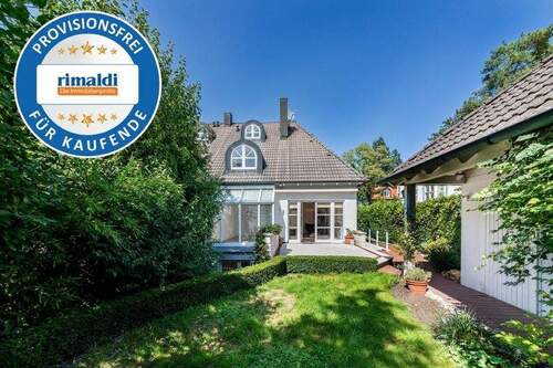 Traumhaftes Anwesen - Exklusive Doppelhaushälfte: Technik, Privatsphäre & zeitlose Eleganz